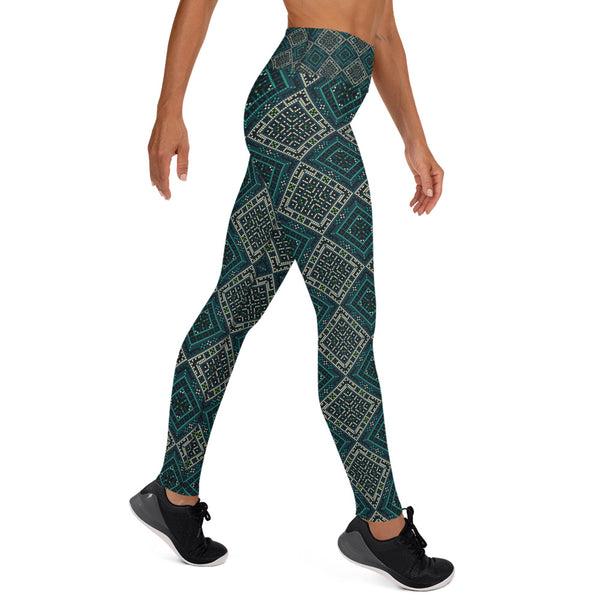 Cream & Green Geometric Women's Yoga Leggings